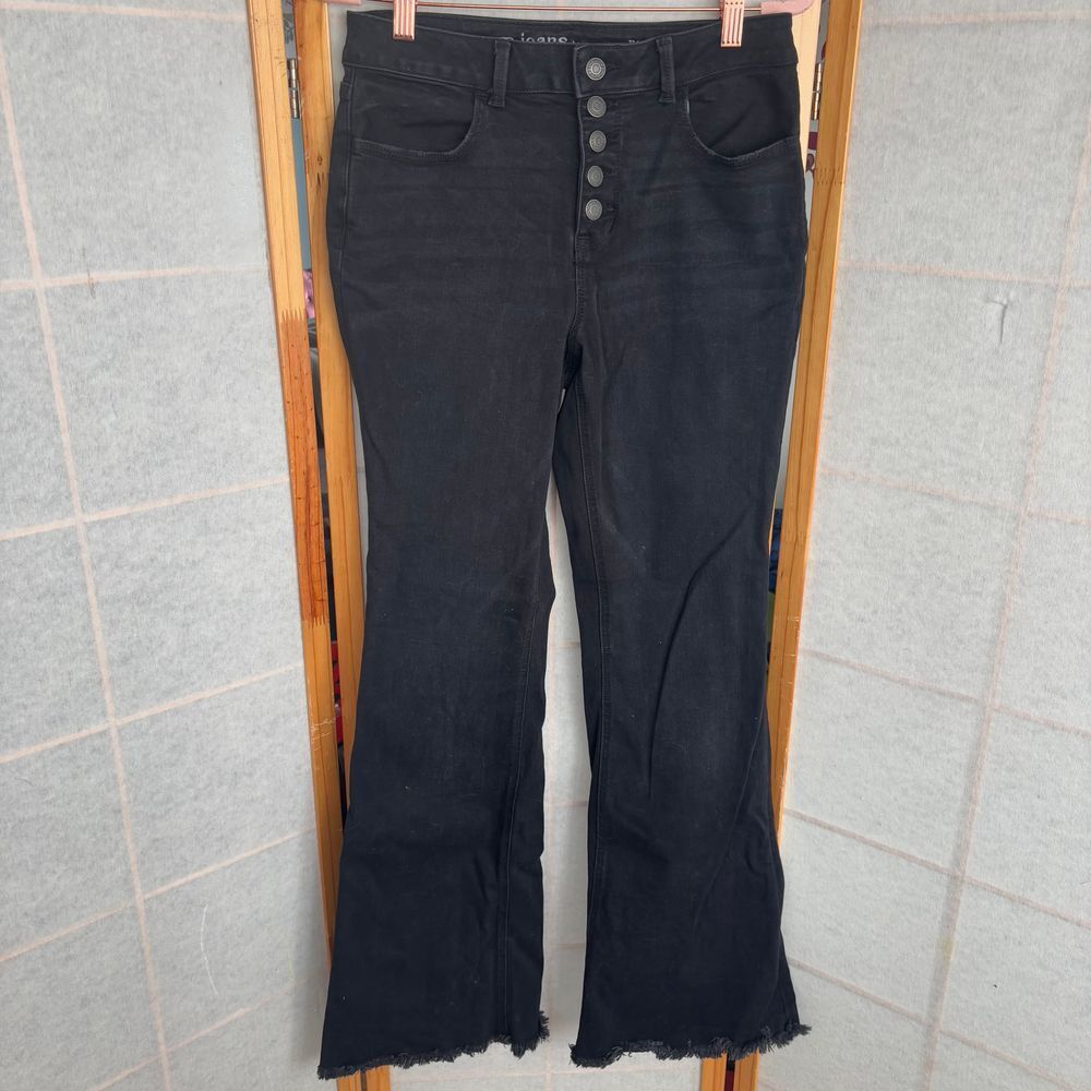 Women's Sz 4 M‎ Jeans By Maurices High Rise Distressed Medium Wash Boot Cut Blk